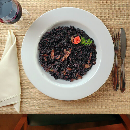 Risotto Vegano com Arroz Negro: Do Preparo ao Congelamento, uma Deliciosa Jornada Culinária